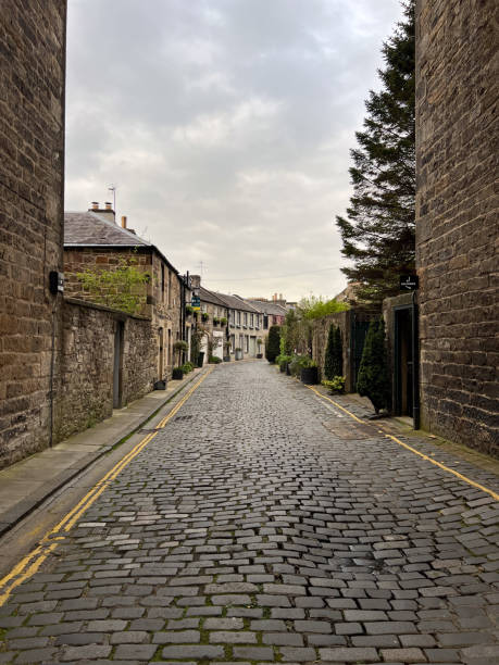 istock Street in Edinburgh, Scotland 2172639202