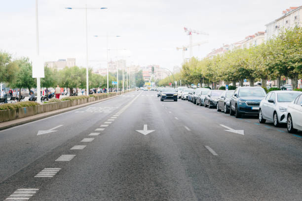 istock City avenue 2172798642