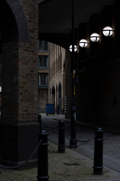 istock Unknown court with a trash bin in London 2172933651