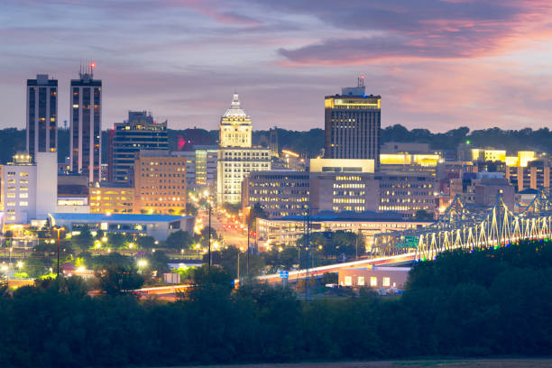 istock Peoria, Illinois, USA Downtown 2173341981