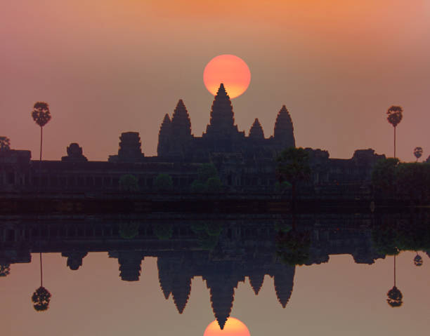 Cambodia Siem Reap, Angkor wat temple complex sunrise