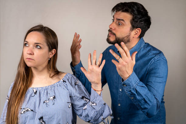 istock Wife leaving her husband 2173514415