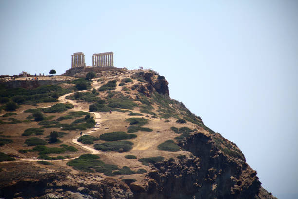 templo de poseidon en la costa mediterranea de grecia