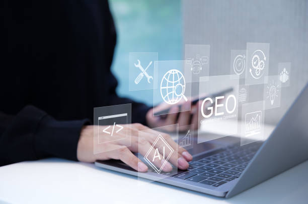 GEO Concept. Generative Engine Optimization for Online Marketing Strategy, Hands typing on laptop with icons representing AI, coding, modern online marketing, and advertising strategies. AI search, concepto geo. optimización generativa del motor para la estrategia de marketing en línea, escritura manual en una computadora portátil con íconos que representan ia, codificación, marketing en línea moderno y estrategias publicitarias. búsqueda de i