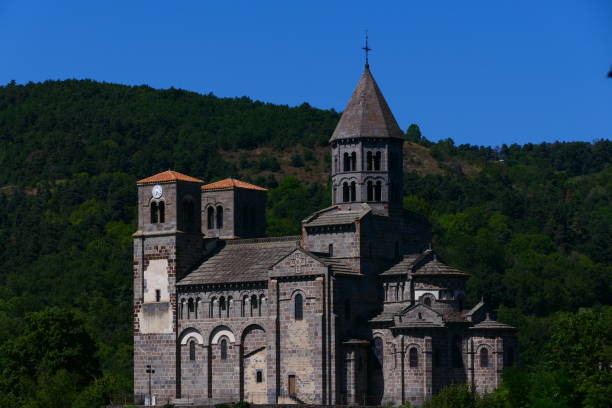 istock Saint Nectaire, Romanesque church (Puy de Dôme) 2173915526