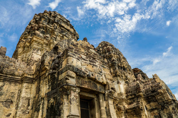 The Phra Prang Sam Yot in Lopburi was built for Hinduism. Later, it was converted into a Buddhist temple. There are still ruined Lopburi Buddha images left as evidence. Many monkeys live in the area.