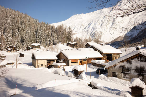 Houses in the Mountains
