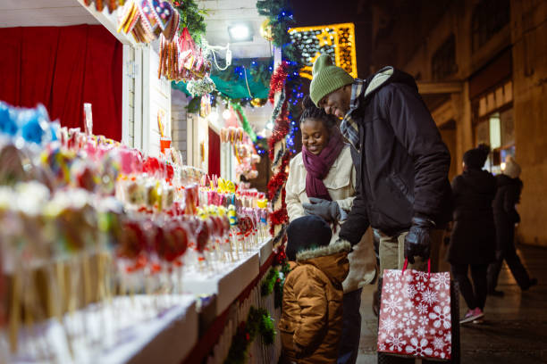 istock Holiday Market Night Shopping 2173972887