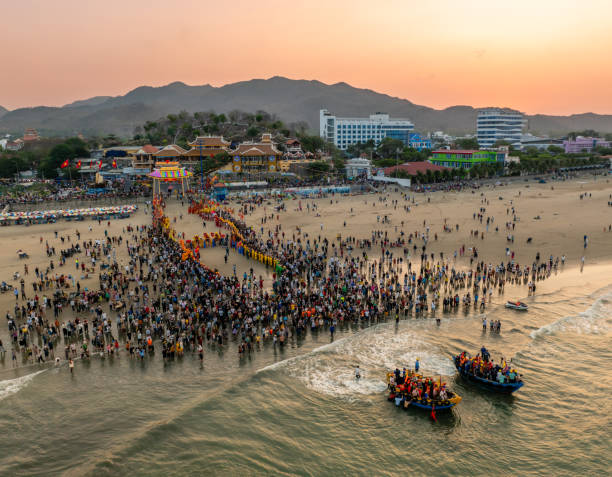 Dinh Co Festival is organized annually at Dinh Co Cultural- Historic Site, situated in the beach of Long Hai Town, Long Dien District, Ba Ria- Vung Tau Province. This relic was recognized as the National Historical and Cultural Relic in 1995 by the Ministry of Culture, Sports and Tourism and has just been included in the list of National Intangible Cultural Heritages in February 2023.