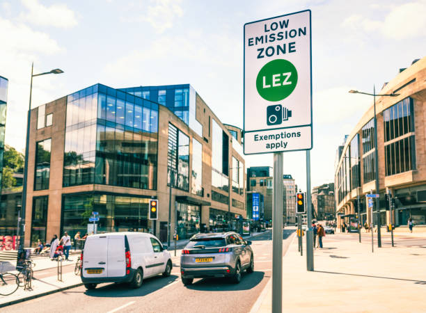 Low Emission Zone warning sign in Edinburgh
