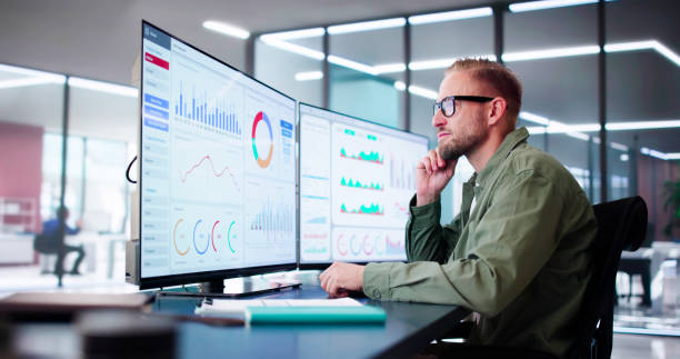 data analyst mit data analytics kpi - daten stock-fotos und bilder