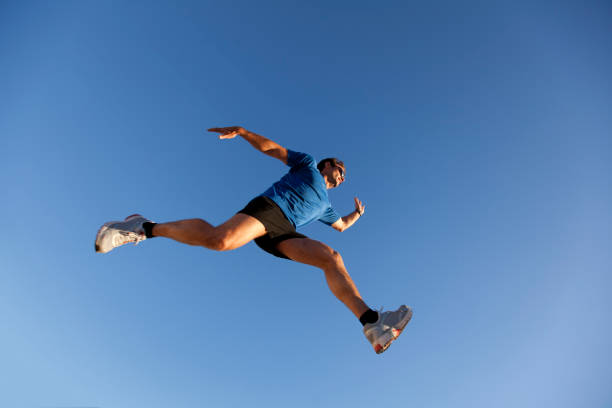 istock Runner jump at the city 2174487305