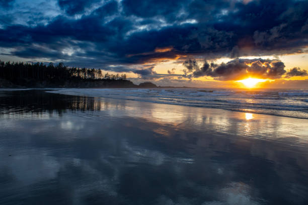 istock Stunning northern California sunset over the ocean 2174666385