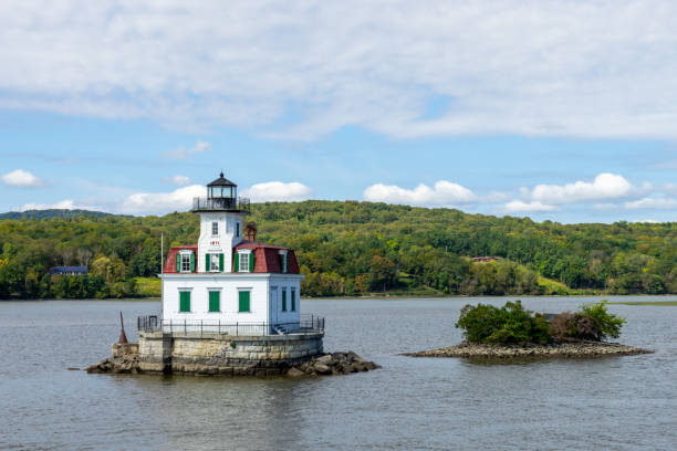 Esopus Meadows Lighthouse The Espous Meadows Lighthouse in the Hudson River near Kingston and Rhinebeck New York kingston harbour stock pictures, royalty-free photos & images
