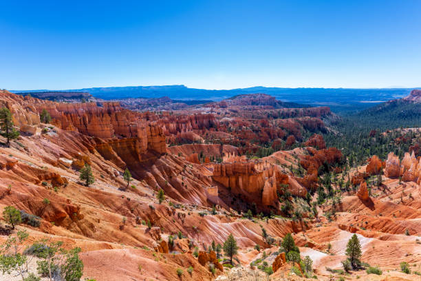 istock Early Morning Bryce Canyon 2174727790