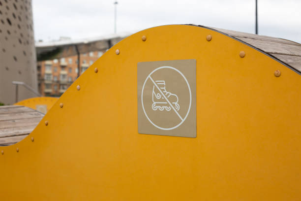 istock Sign with roller do not use structure in the park as ramp 2174886688