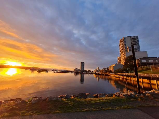 istock Sunrise above the Pacific Ocean in Canada 2174912579