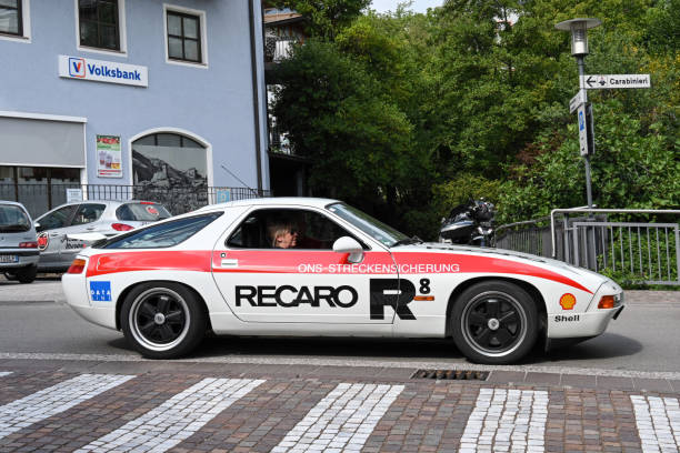 A Porsche 928 GTS from 1993 in the streets of Schenna, South Tyrol.