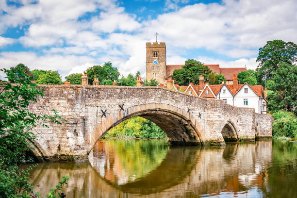 istock Medieval bridge over the River Medway at Aylesford 2175170823