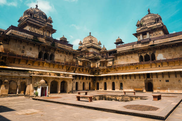 istock Jahangir Mahal, Orchha 2175453546