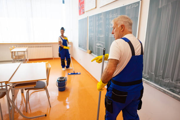 istock Working together to keep spaces clean and tidy 2175536427