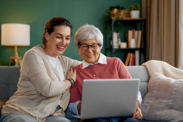 istock Young and senior women are using laptop 2175570837