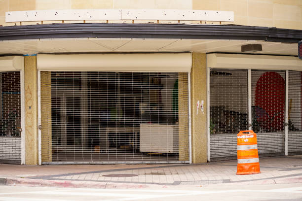 istock Downtown Miami shops and restaurants permanently closed during 2024 economic recession 2175667829
