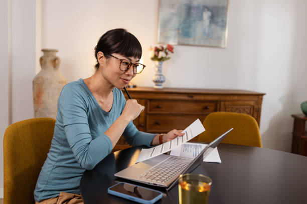 istock Japanese woman working at home 2175724614