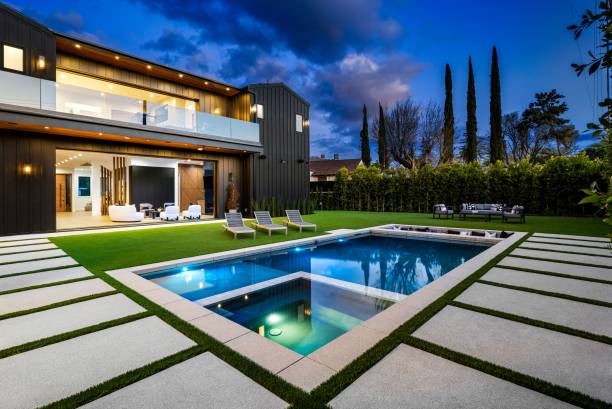 istock Modern luxury house with pool at dusk 2175974198