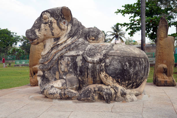 Kanchipuram is one of the seven holy cities of Hinduism. This city is dedicated to the two deities, Shiva and Vishnu. It was also the capital of the Pallavas dynasty. Kanchipuram is also called the Benares of Tamil Nadu. We have visited these temples in February 2024