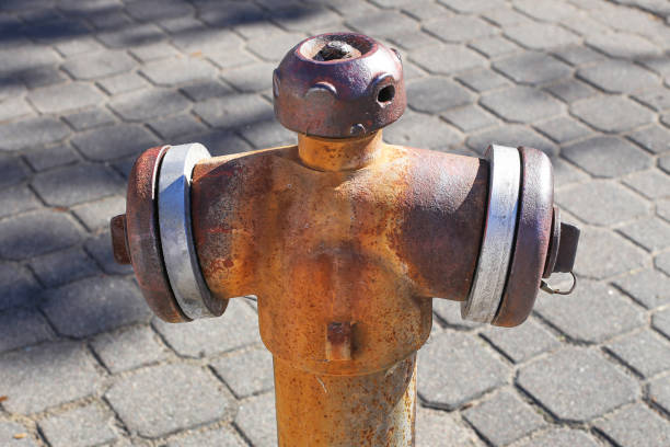 Pipe for connecting to street fire extinguisher