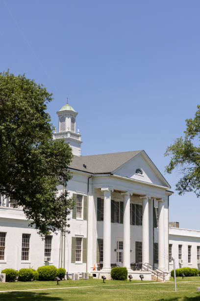istock Tallulah Louisiana Madison Parish Courthouse 2176260223