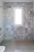 modernes-sauberes-und-helles-badezimmer.jpg?b=1&s=170x170&k=20&c=QX9P7NzkWN9NOWzAS7qNSAMsECs-E4FOBcqJBuywrec=