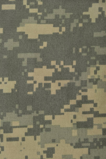 Universal camouflage pattern, army combat uniform digital camo, USA military ACU macro closeup, detailed large vertical rip-stop fabric texture background, foliage green, yellow desert sand tan, urban taupe grey NYCO, nylon, cotton, textured swatch patrón de camuflaje universal, camuflaje digital uniforme de combate del ejército, primer plano macro acu militar de ee. uu., fondo de textura de tela rip-stop vertical grande detallado, follaje verde, bronceado de arena del desierto amarillo, gris topo