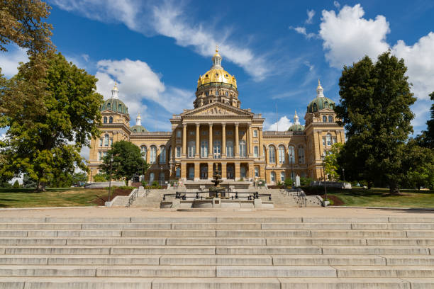 istock Iowa State Capitol Building 2176956150