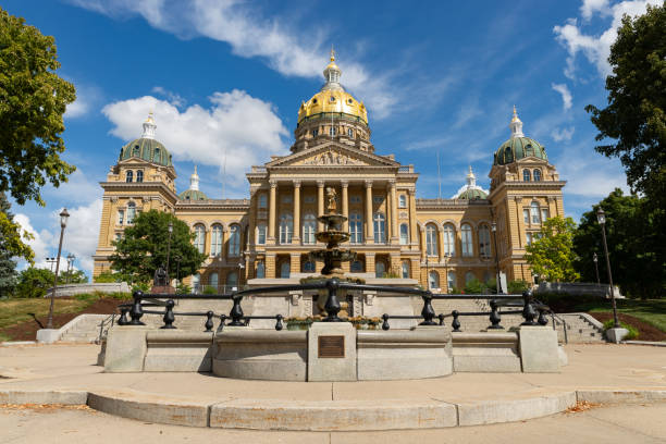istock Iowa State Capitol Building 2176956154