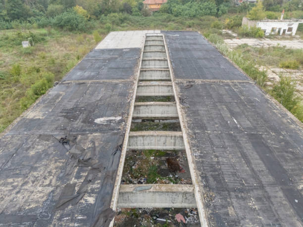 istock Investing in ruined property 2176981276