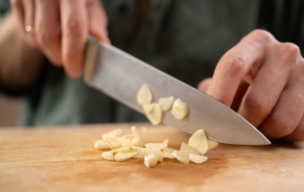 Corte de Alho: O Segredo para o Sabor Perfeito - receita deliciosa profissional - passo 1