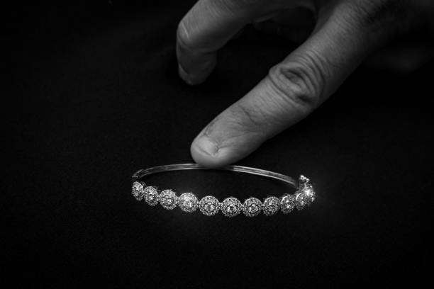 White Gold Bracelet with Dazzling Diamond Embellishments