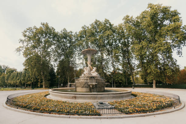 istock Classic Fountain in El Retiro 2177558836