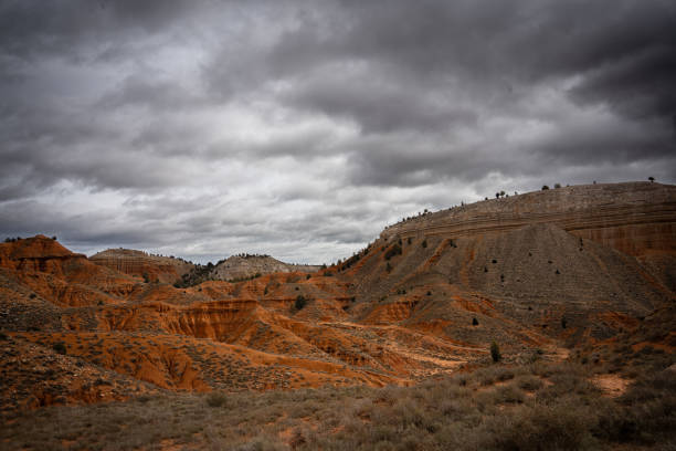 The Red Canyon of Teruel or also known as the Rambla de Barrachina in Villaespesa, is the particular far west of the province of Teruel. It is just 5 kilometers from the city and it is very worth visiting to see the unique formations in addition to the powerful reddish color. In February, the almond trees in the fields offer a wonderful spectacle when they bloom just before the arrival of spring. The white flowers stand out against the red background of the clay soils of the Canyon.