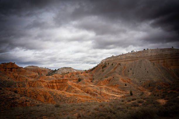 The Red Canyon of Teruel or also known as the Rambla de Barrachina in Villaespesa, is the particular far west of the province of Teruel. It is just 5 kilometers from the city and it is very worth visiting to see the unique formations in addition to the powerful reddish color. In February, the almond trees in the fields offer a wonderful spectacle when they bloom just before the arrival of spring. The white flowers stand out against the red background of the clay soils of the Canyon.