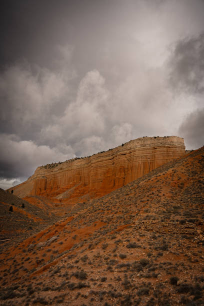 The Red Canyon of Teruel or also known as the Rambla de Barrachina in Villaespesa, is the particular far west of the province of Teruel. It is just 5 kilometers from the city and it is very worth visiting to see the unique formations in addition to the powerful reddish color. In February, the almond trees in the fields offer a wonderful spectacle when they bloom just before the arrival of spring. The white flowers stand out against the red background of the clay soils of the Canyon.