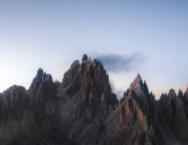 istock Beautiful mountain scenery photos, mountain wallpapers 2177608985