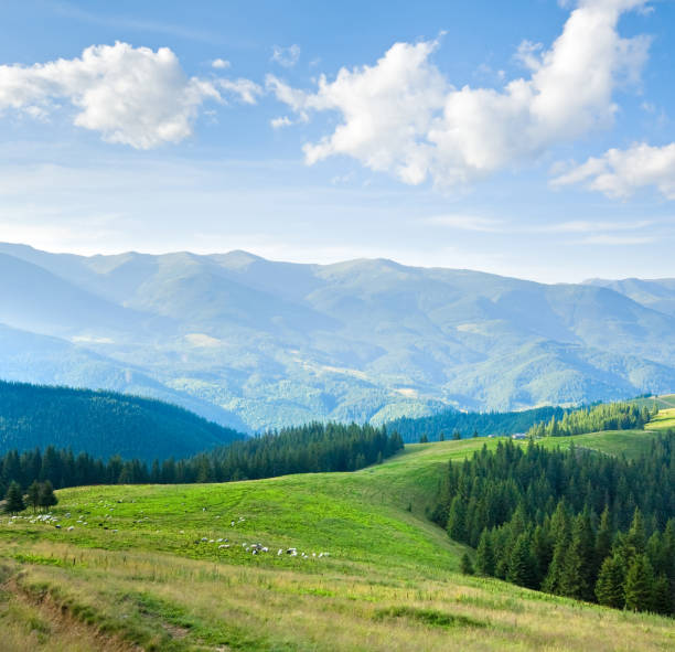 istock Beautiful mountain scenery photos, mountain wallpapers 2177609737