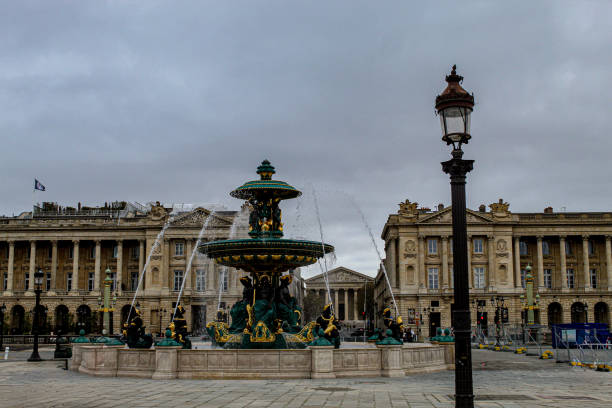 Historic sculpture, beautiful bronze fountain, Fontaine de la Concorde, raris