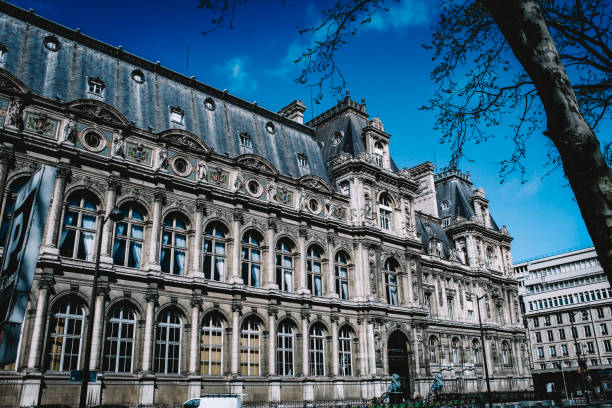 Image of the back side of the town hall of Paris