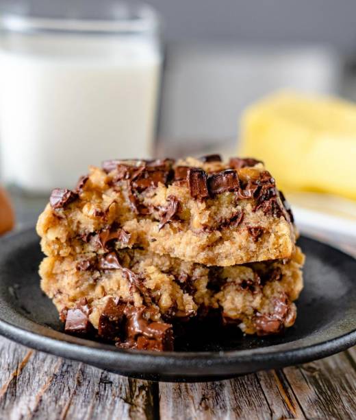 Chocolate chip cookie with milk