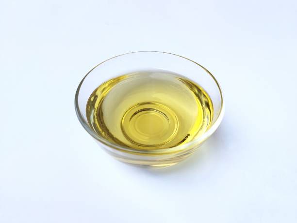 istock Vegetable oil in transparent bowl isolated on white background 2177799296