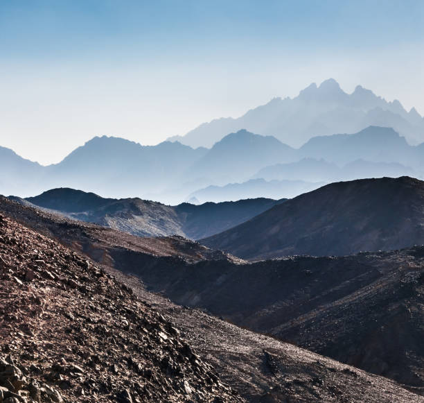 istock Beautiful mountain scenery photos, mountain wallpapers 2177802054